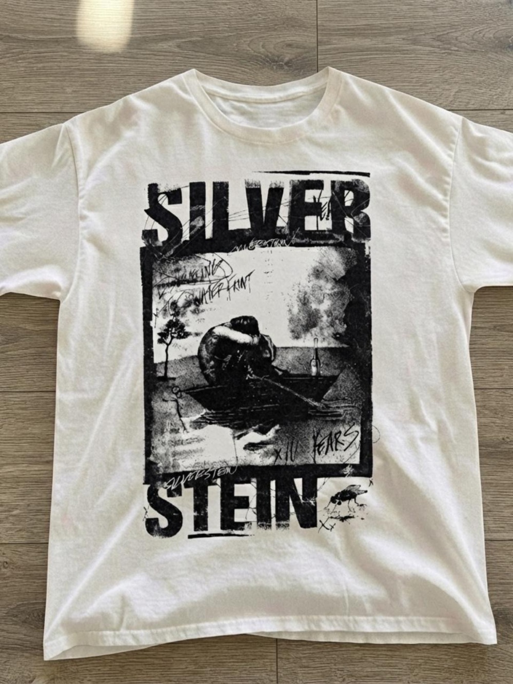 Gildan White Graphic 'SILVER STEIN' Short Sleeve Tee